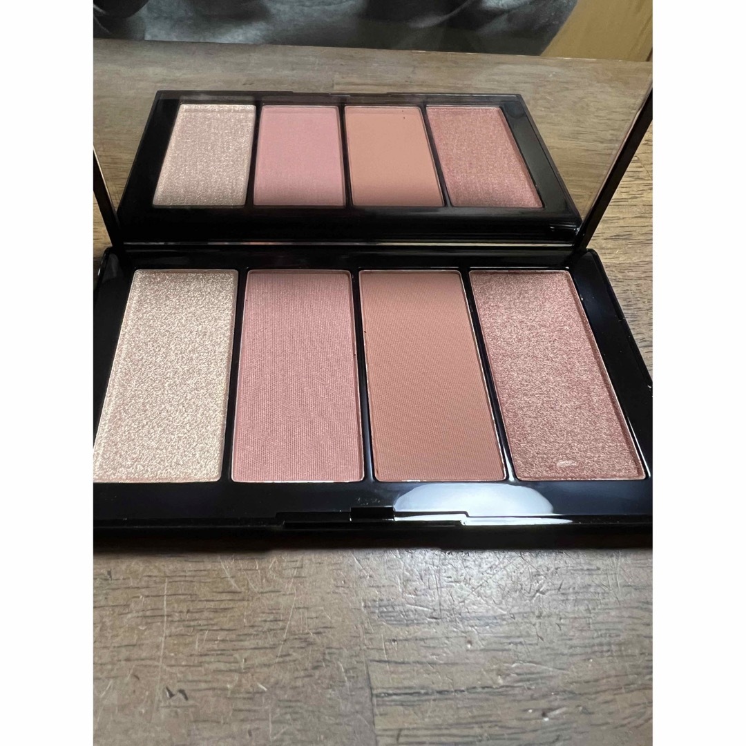 新品　未使用　NARS  ナーズ  ホットフィックスチークパレット