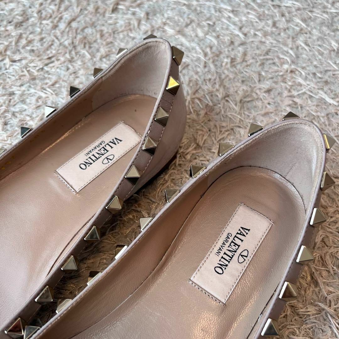 未使用】VALENTINO フラットシューズ エナメル ベージュ 35.5-