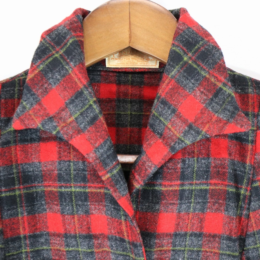 PENDLETON(ペンドルトン)の50年代 PENDLETON ペンドルトン 長袖シャツ 開襟 ウール100% チェック柄 レッド (レディース M相当) 中古 古着 O4468 レディースのトップス(シャツ/ブラウス(長袖/七分))の商品写真