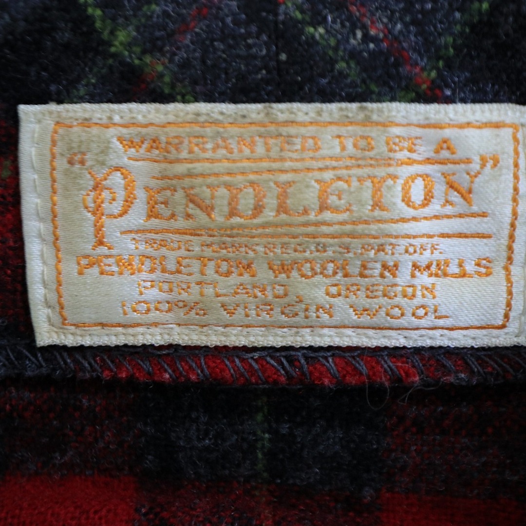 PENDLETON(ペンドルトン)の50年代 PENDLETON ペンドルトン 長袖シャツ 開襟 ウール100% チェック柄 レッド (レディース M相当) 中古 古着 O4468 レディースのトップス(シャツ/ブラウス(長袖/七分))の商品写真