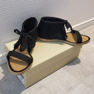ステラマッカートニー フリンジ フラットサンダル ブラック - サンダル