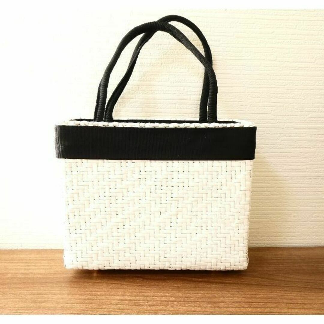 美品 FOXEY 底鋲 ストローバッグ ハンドバッグ かごバッグ 白 黒
