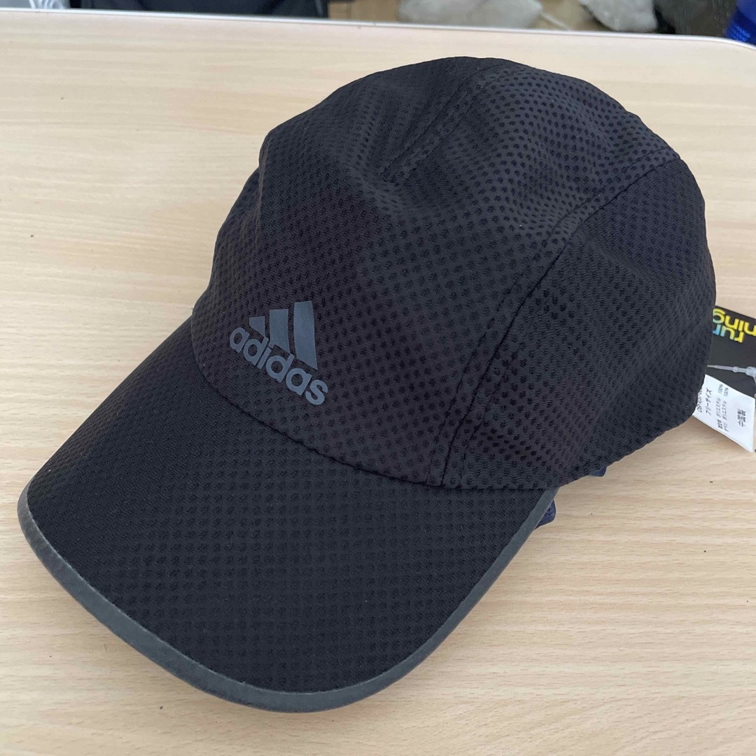 adidas(アディダス)の【新品未使用品】adidas メッシュキャップ　DUR30 メンズの帽子(キャップ)の商品写真