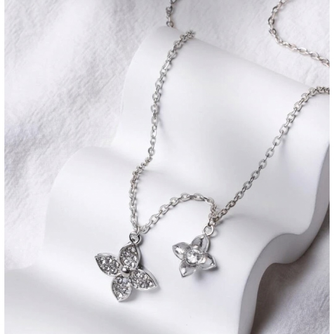 装飾ダイヤネックレス シルバー ダイヤ柄 新品未使用 高級 アクセサリー 可愛い レディースのアクセサリー(ネックレス)の商品写真