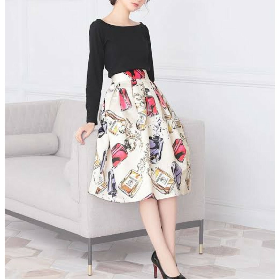 韓国風パフューム柄ボリュームスカート タグ付き Fサイズ サテン 香水柄 | フリマアプリ ラクマ