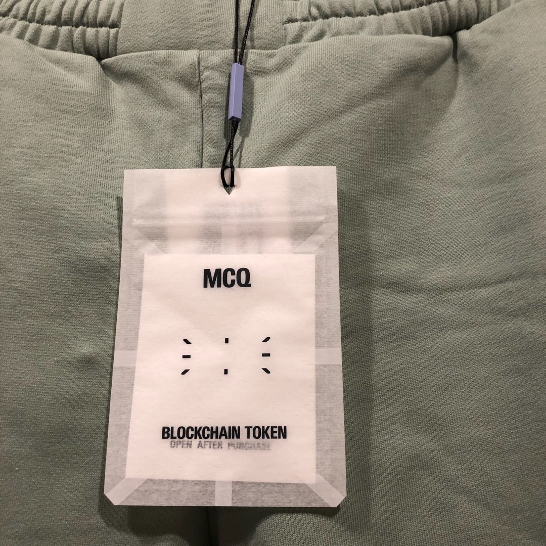 Alexander McQueen(アレキサンダーマックイーン)の[未使用] MCQ アレキサンダー　マックイーン　スウェットパンツ　グリーン メンズのパンツ(その他)の商品写真