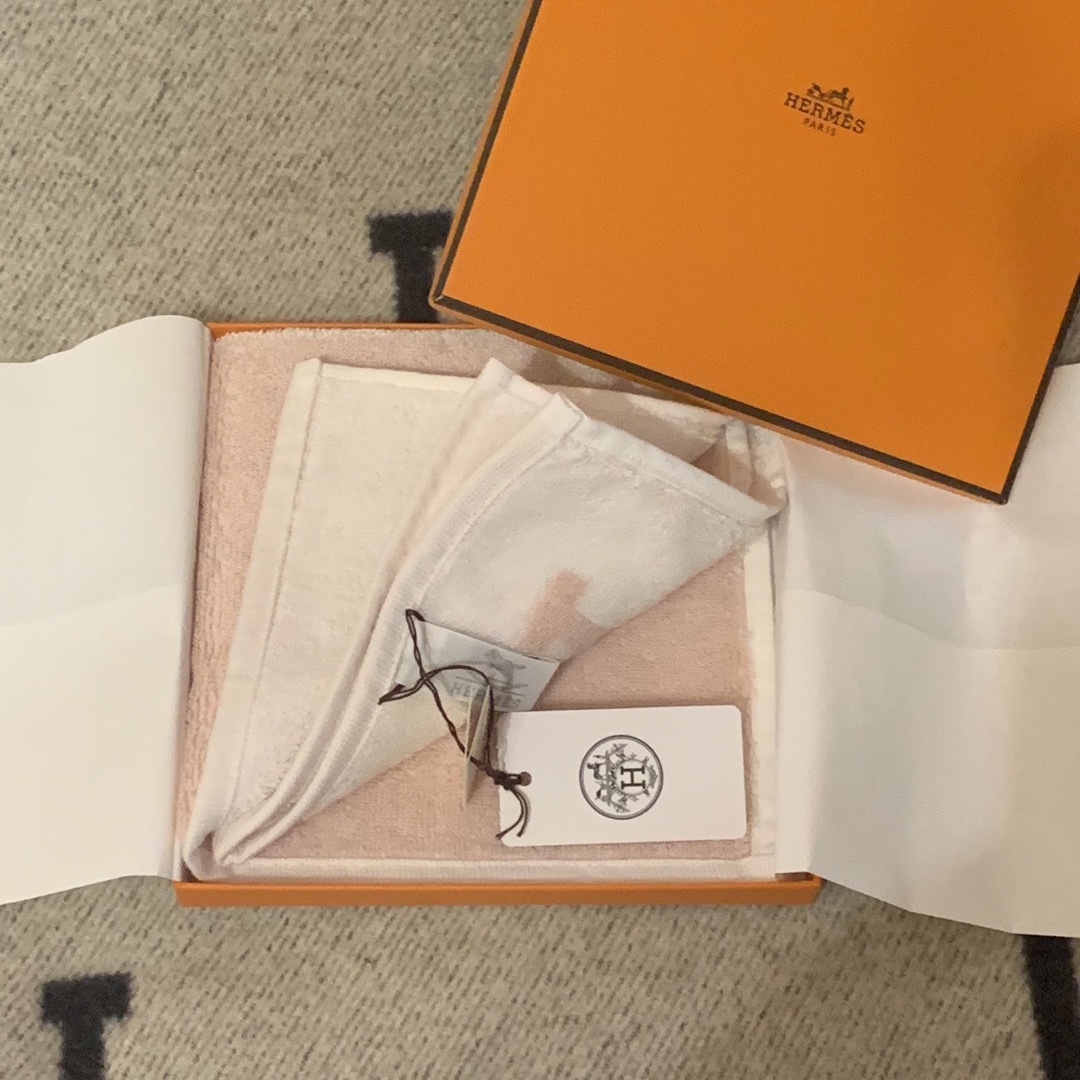 【HERMES】エルメス　タオルハンカチ　新品未使用