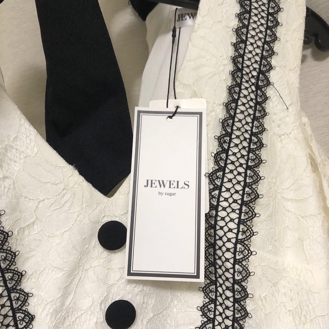 JEWELS(ジュエルズ)のジュエルズ　リボン付モノトーンワンピース　ドレス レディースのワンピース(ひざ丈ワンピース)の商品写真