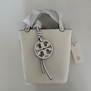 トリーバーチ(Tory Burch)の【新品】トリーバーチ　バケツバッグ　ショルダーバッグ　2way(ショルダーバッグ)