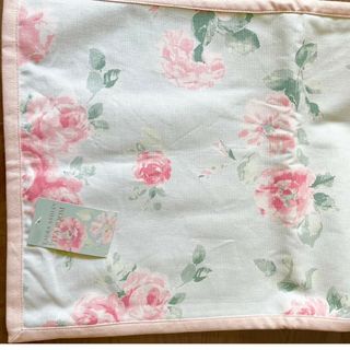 ローラアシュレイ(LAURA ASHLEY)のローラアシュレイ　テーブルランナー　テーブルクロス☆(テーブル用品)