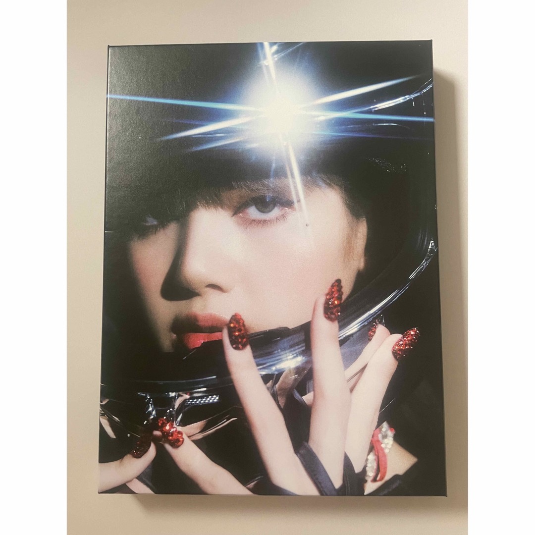 LISA -LALISA- PHOTOBOOK[SPECIAL EDITION] エンタメ/ホビーの本(趣味/スポーツ/実用)の商品写真