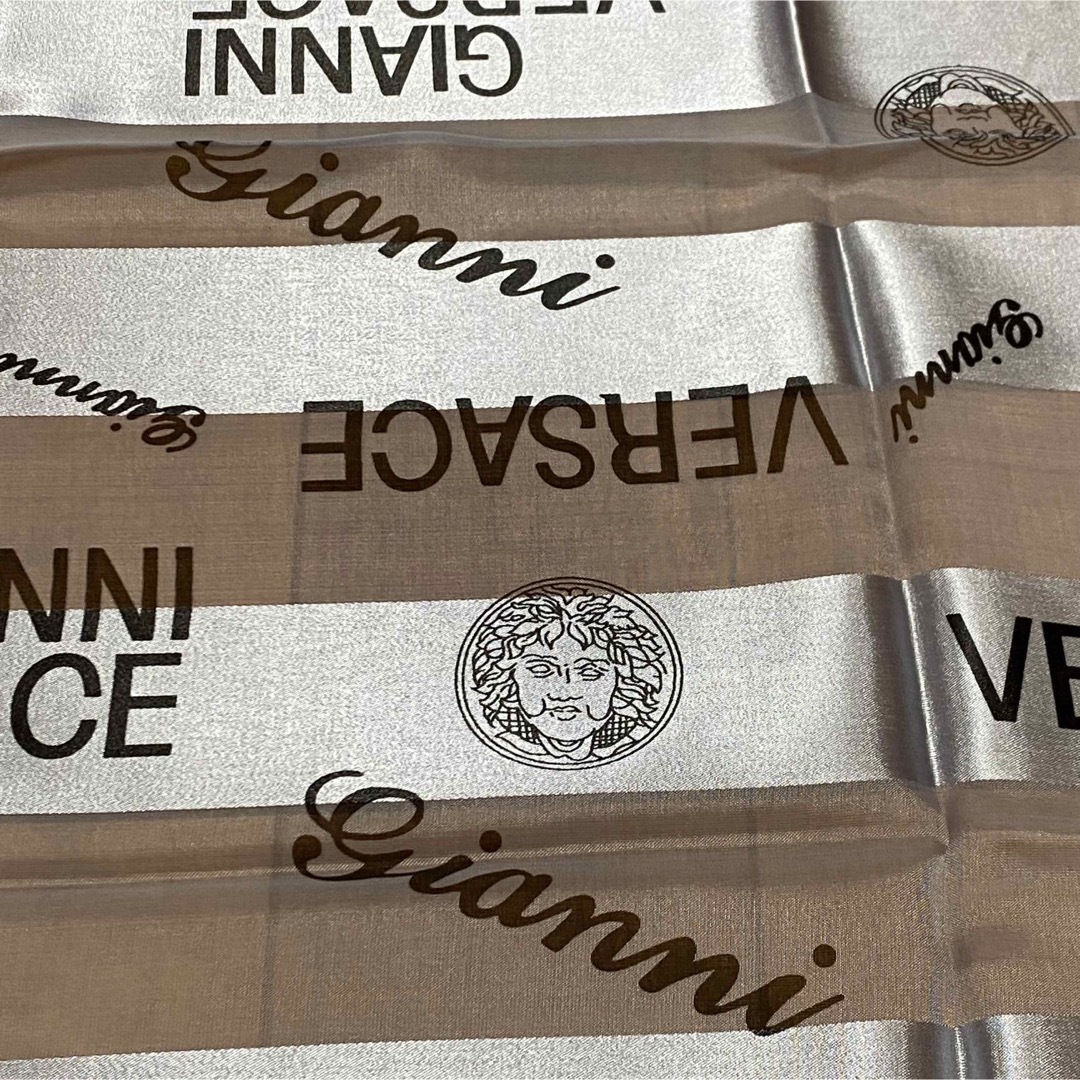 GIANNI VERSACE ヴェルサーチ スカーフ シルバー 大判