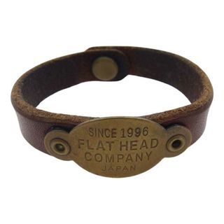 フラットヘッド(THE FLAT HEAD)のTHE FLAT HEAD ザフラットヘッド ブレスレット ロゴ プレート レザー ブレスレット ブラウン系【中古】(ブレスレット)