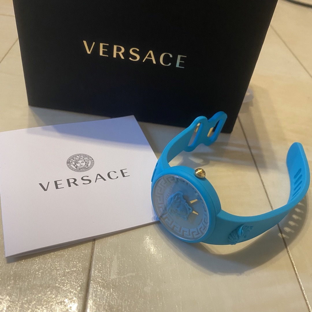VERSACE(ヴェルサーチ)のVERSACE メドゥーサポップウォッチ　腕時計　ターコイズ レディースのファッション小物(腕時計)の商品写真