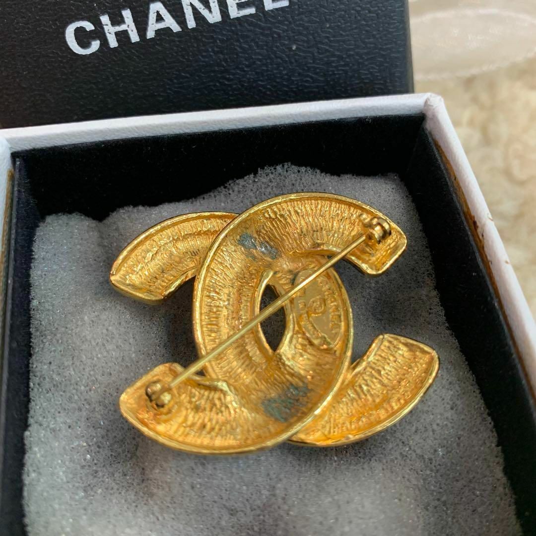 CHANEL(シャネル)のCHANEL ココマーク ブローチ コサージュ マトラッセ ヴィンテージ レディースのアクセサリー(ブローチ/コサージュ)の商品写真