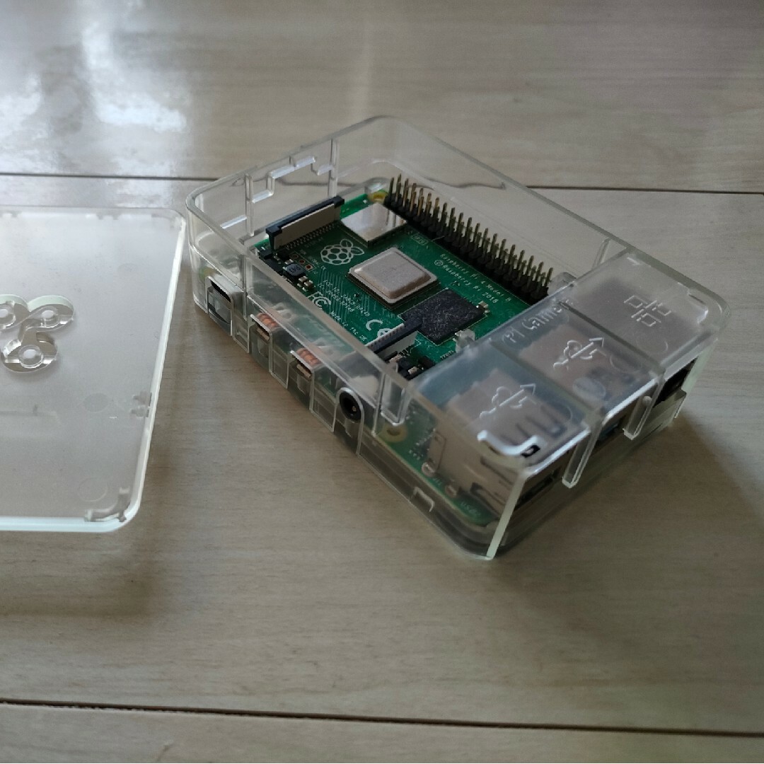 デスクトップ型PCRaspberry Pi 4B 4GBケース付き