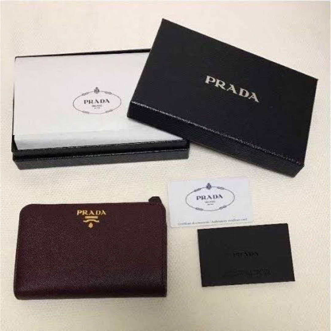 PRADA プラダ　財布　折り財布　箱あり