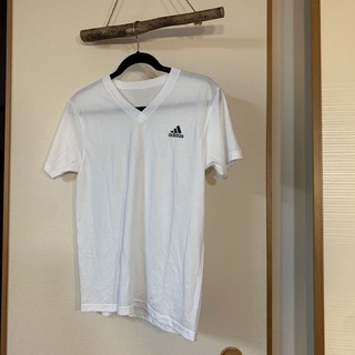 アディダス(adidas)のadidas  ホワイト　Tシャツ　メンズ(Tシャツ/カットソー(半袖/袖なし))