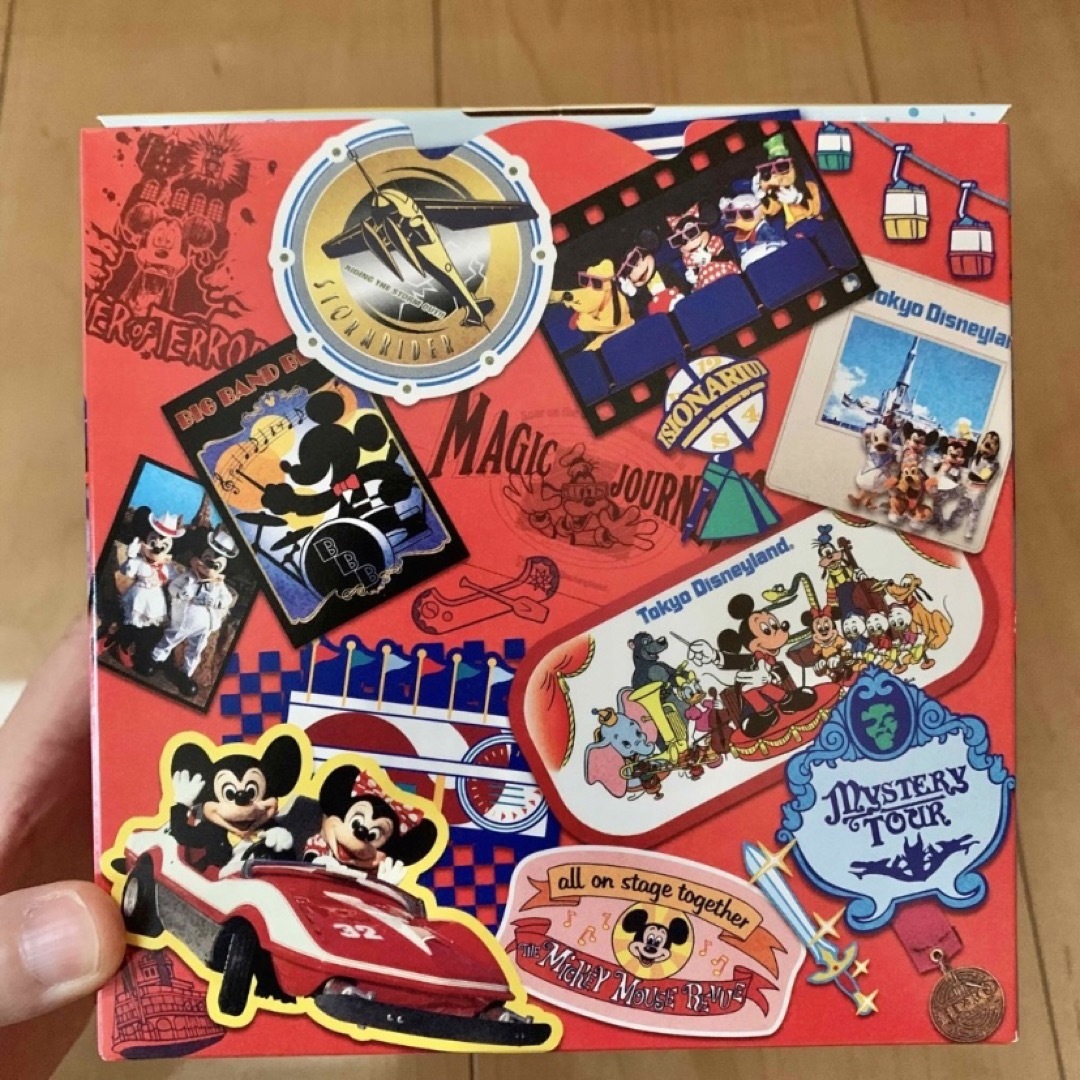 Disney(ディズニー)の新品 ディズニーランド 40周年 キュービックチョコクランチ 空箱 レトロ 昔 エンタメ/ホビーのおもちゃ/ぬいぐるみ(キャラクターグッズ)の商品写真