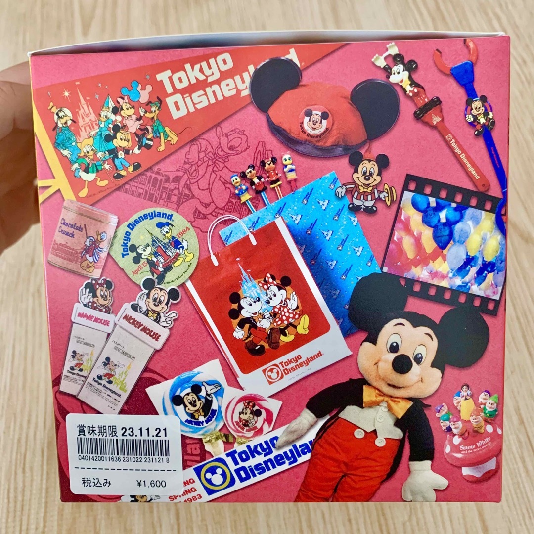 Disney(ディズニー)の新品 ディズニーランド 40周年 キュービックチョコクランチ 空箱 レトロ 昔 エンタメ/ホビーのおもちゃ/ぬいぐるみ(キャラクターグッズ)の商品写真