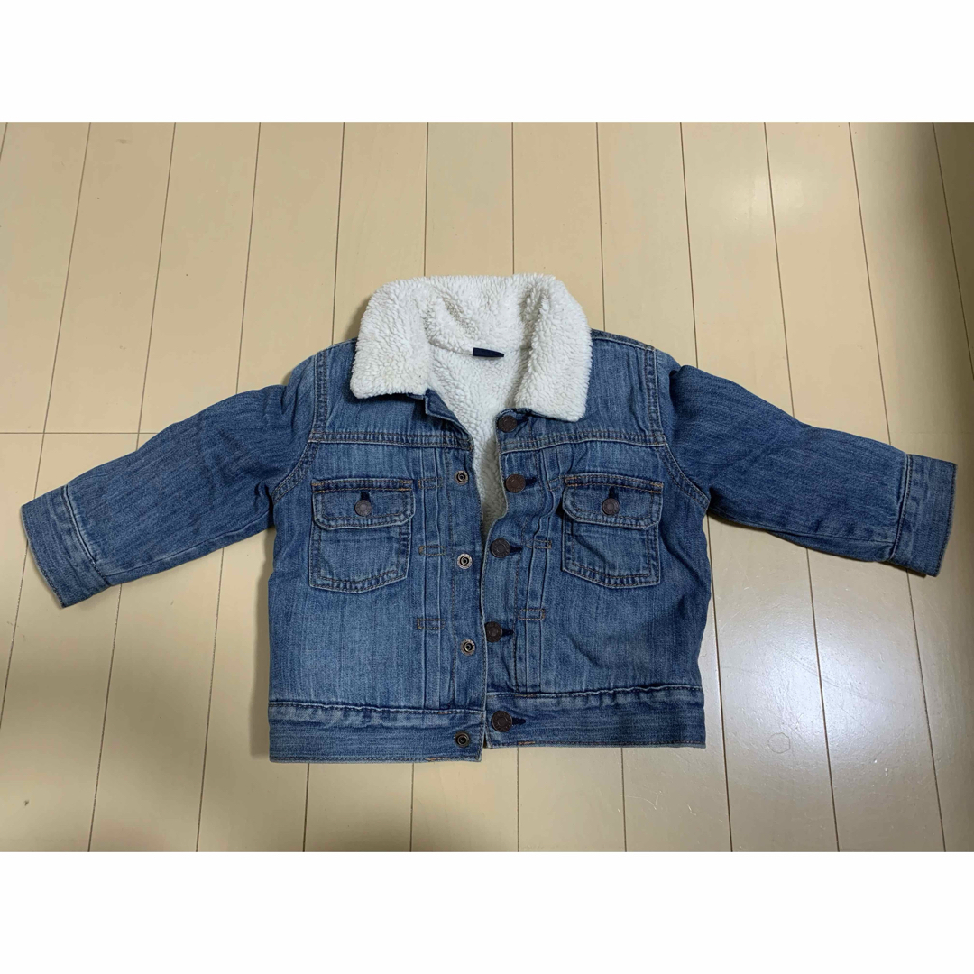 GAP Kids(ギャップキッズ)のGAP ボア デニム ジャケット アウター 90cm キッズ/ベビー/マタニティのキッズ服男の子用(90cm~)(ジャケット/上着)の商品写真