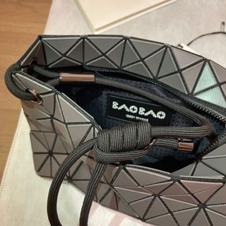 ISSEY MIYAKE - 2023年新作 ISSEY MIYAKE BAOBAO ハンド/ショルダー
