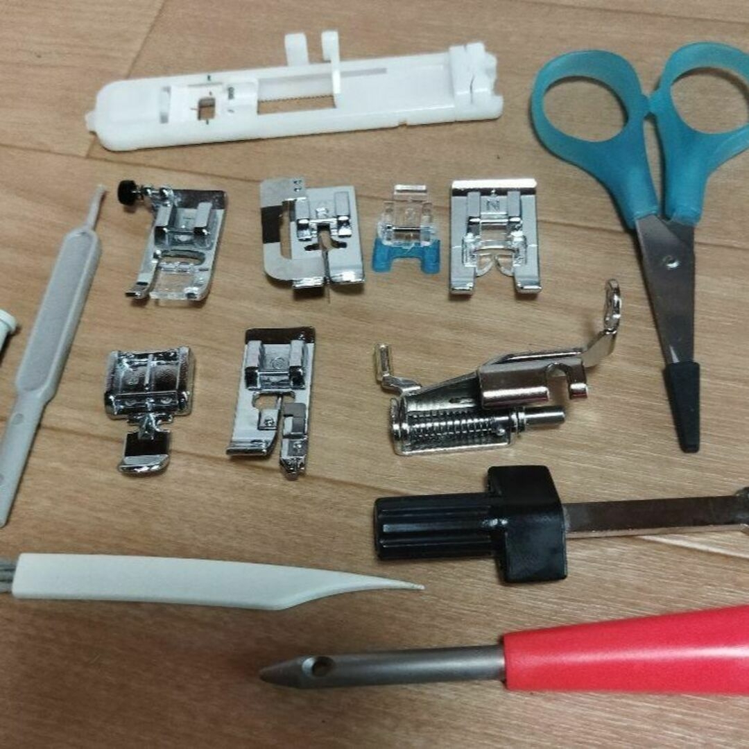 整備済保証付 刺繍機付 簡単糸掛 自動糸切 コンピューターミシン K100α