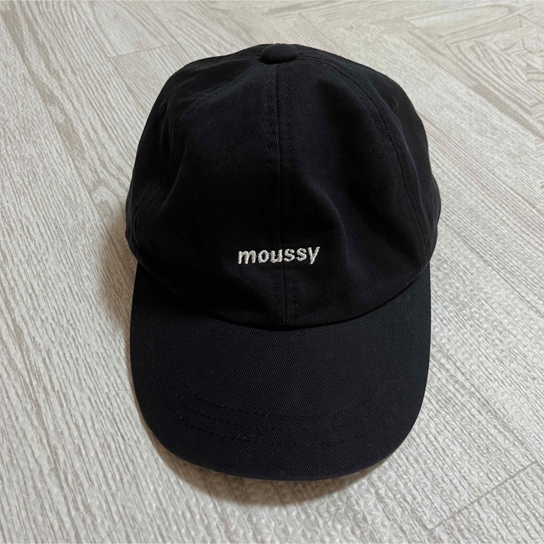 moussy(マウジー)のmoussy ロゴキャップ 黒 シンプル レディースの帽子(キャップ)の商品写真