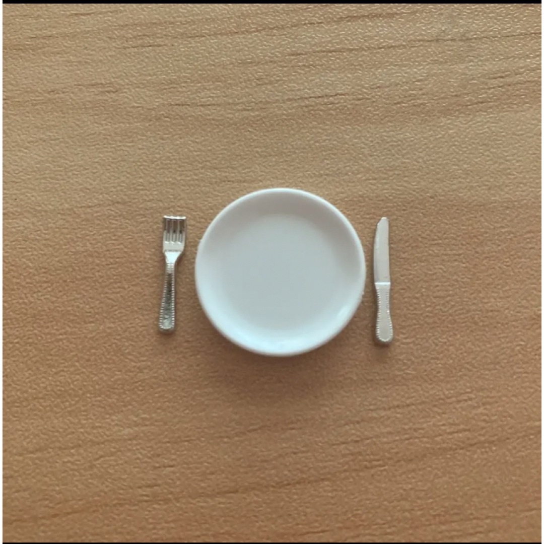 ミニチュア　フォークとナイフと丸いお皿セット 3点セット ハンドメイドのおもちゃ(ミニチュア)の商品写真