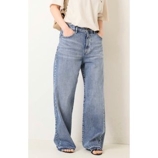 スピックアンドスパン(Spick & Span)の5 1/2 LOOSE-STRAIGHT DENIM ブルー　38(デニム/ジーンズ)