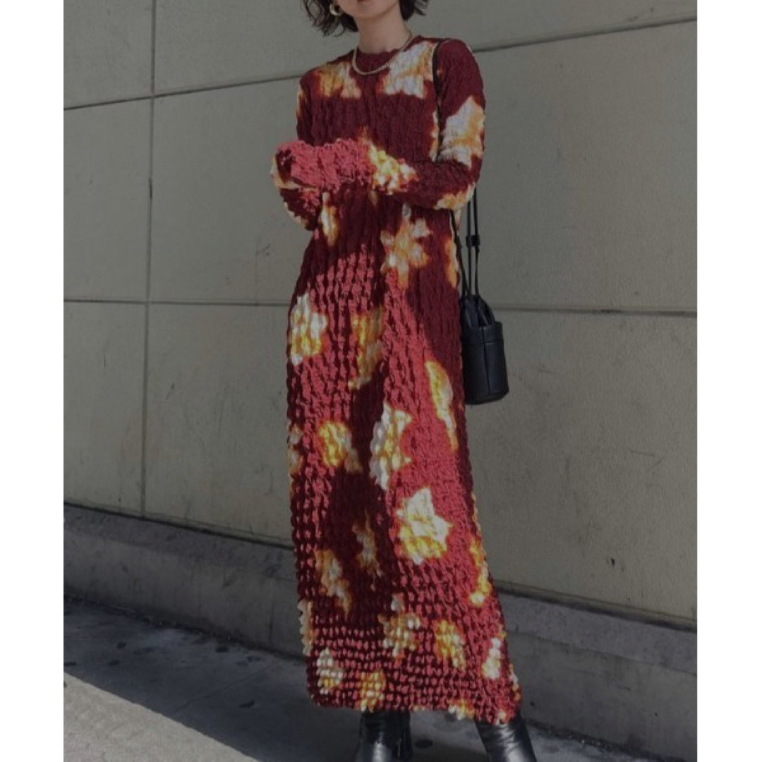 Ameri VINTAGE(アメリヴィンテージ)の【今期】NEON FLOWER I LINE DRESS レディースのワンピース(ロングワンピース/マキシワンピース)の商品写真