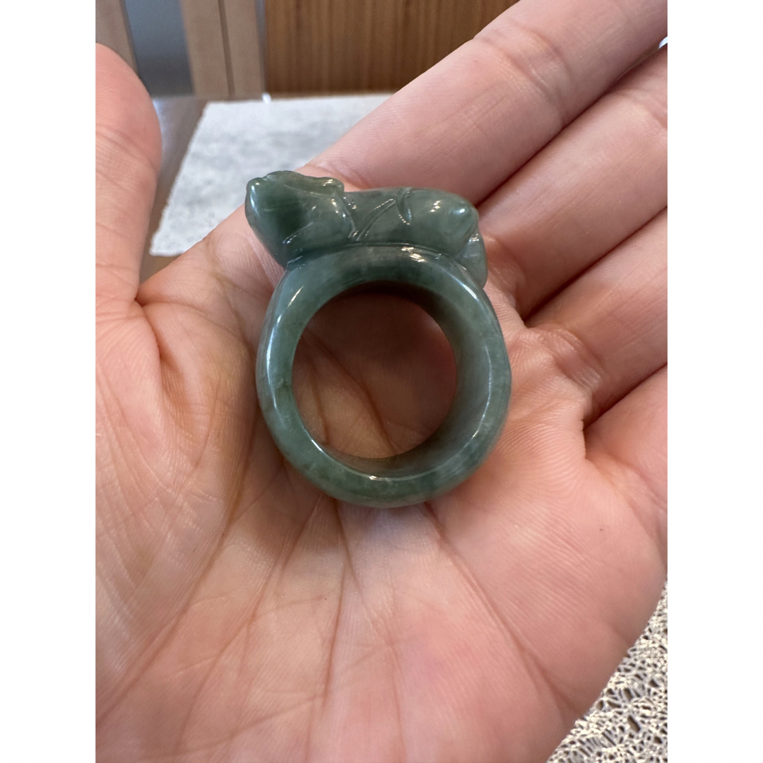 R-027 翡翠　リング　雕刻貔貅　指輪　男女兼用　22号 レディースのアクセサリー(リング(指輪))の商品写真