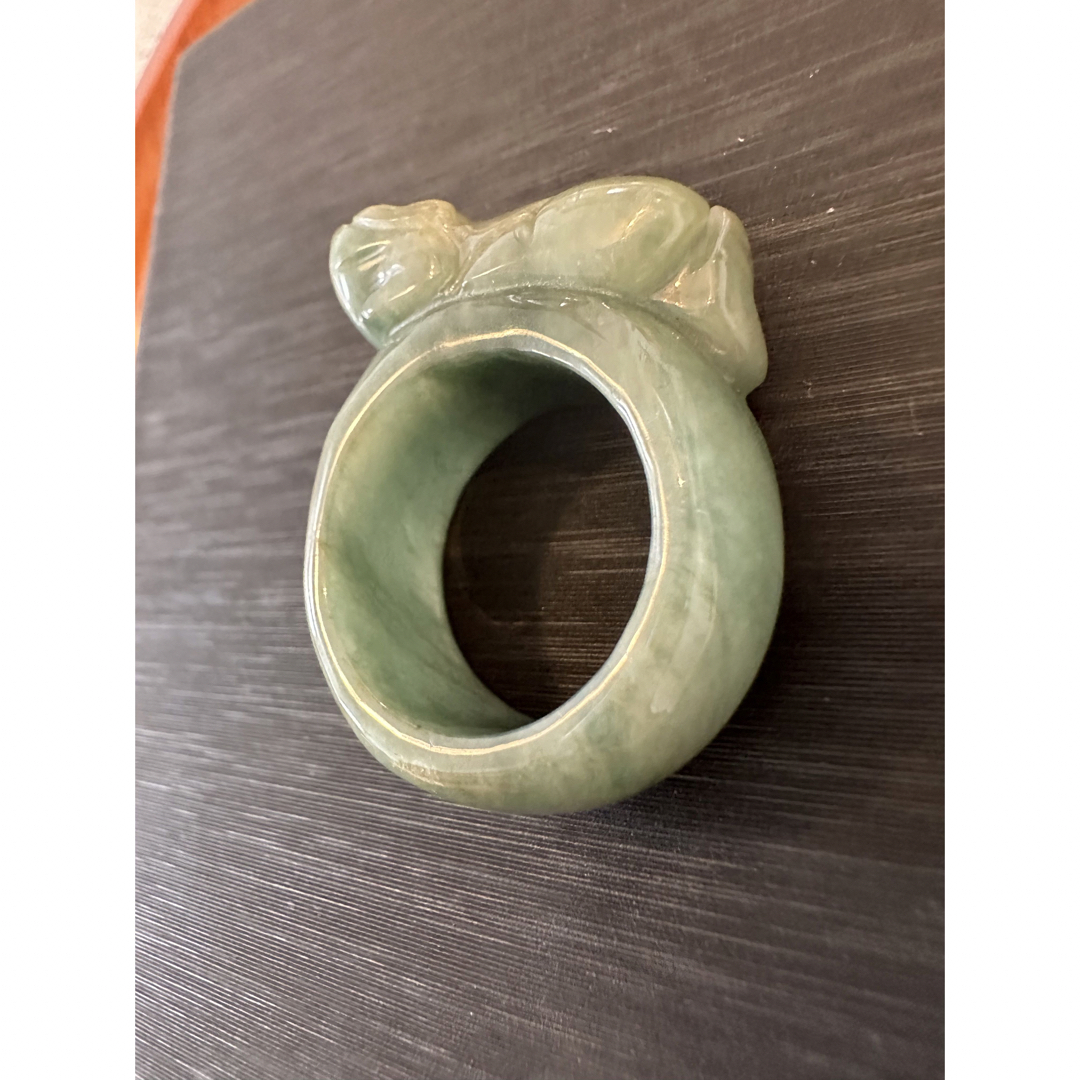 R-027 翡翠　リング　雕刻貔貅　指輪　男女兼用　22号 レディースのアクセサリー(リング(指輪))の商品写真