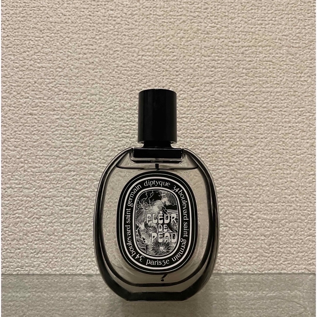 diptyque(ディプティック)のdiptyque FLEUR DE PEAU（箱付き） コスメ/美容の香水(香水(女性用))の商品写真