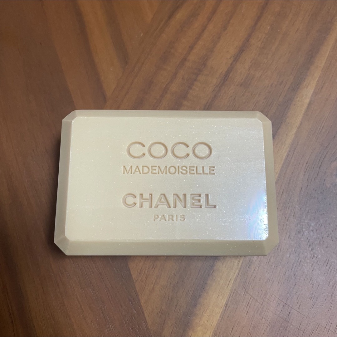 CHANEL(シャネル)の新品 CHANEL ココ マドモアゼル サヴォン 石鹸 150g コスメ/美容のボディケア(ボディソープ/石鹸)の商品写真