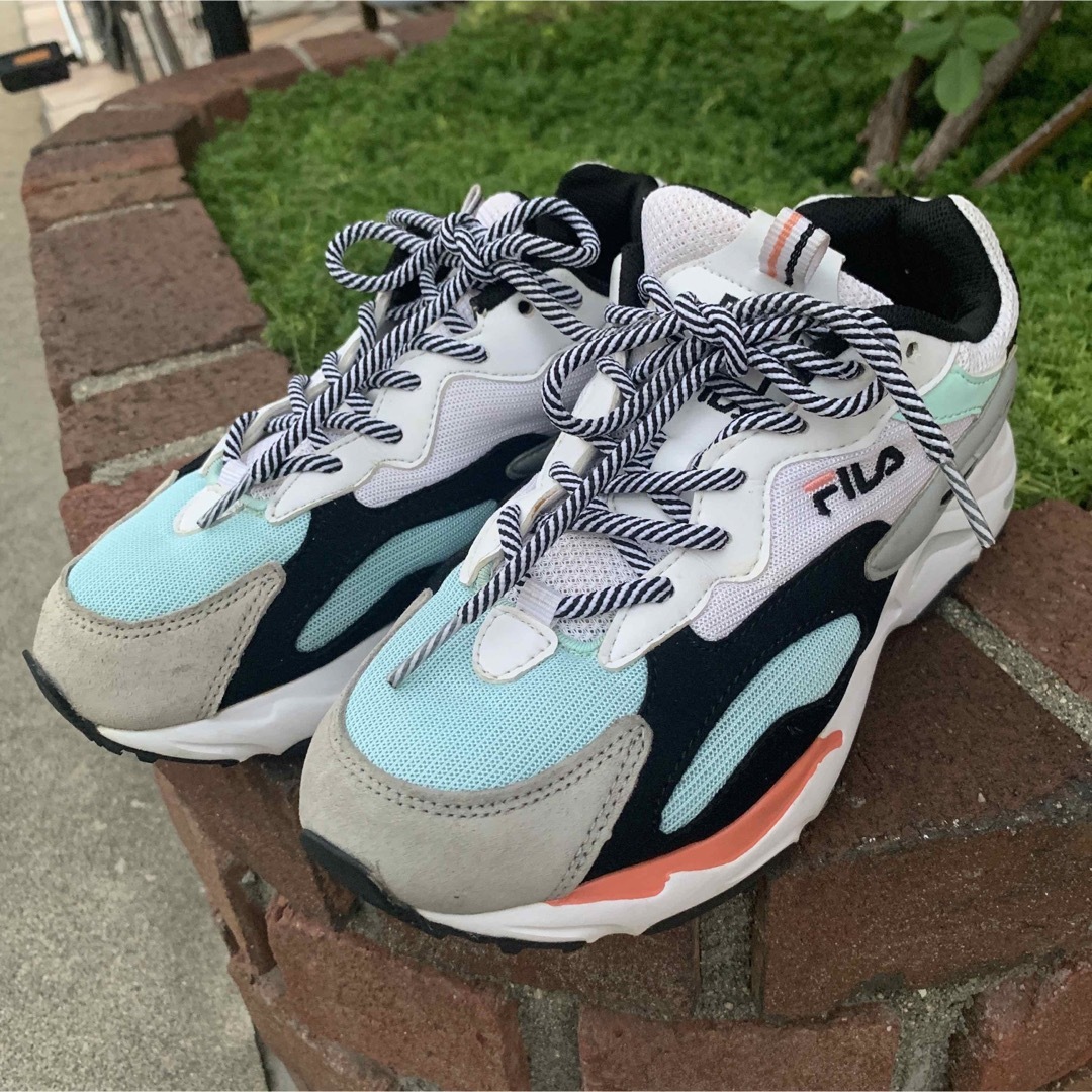 FILA　スニーカー 23センチ