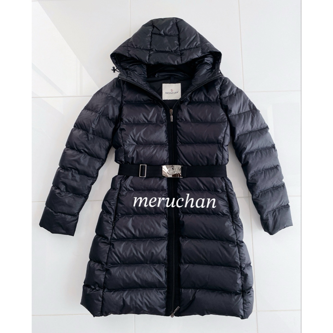 MONCLER(モンクレール)の【美品】モンクレール ロングダウンジャケット ベルト付き ブラック レディースのジャケット/アウター(ダウンジャケット)の商品写真