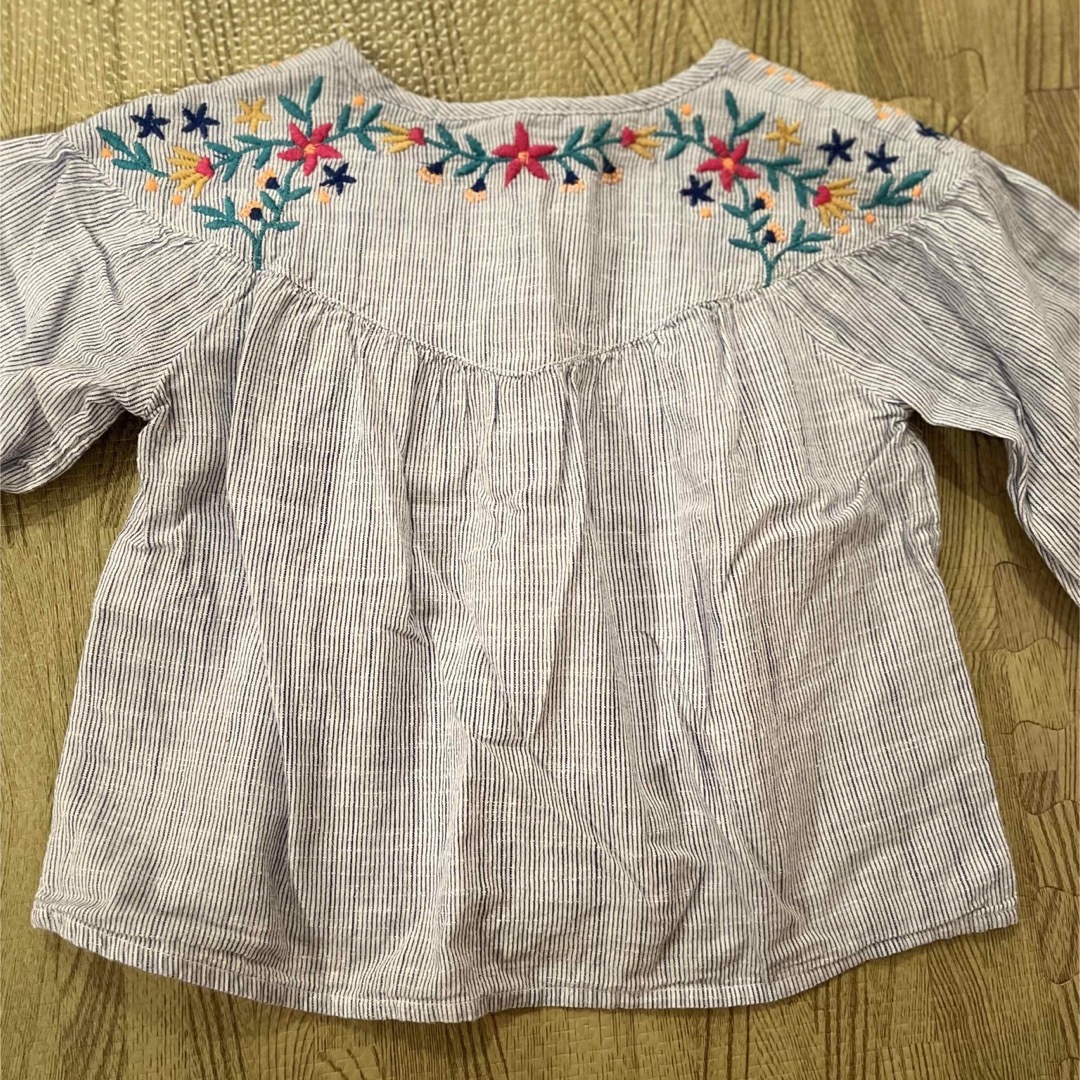 ZARA KIDS(ザラキッズ)のzara kids ザラ　長袖刺繍ブラウス　98サイズ キッズ/ベビー/マタニティのキッズ服女の子用(90cm~)(ブラウス)の商品写真