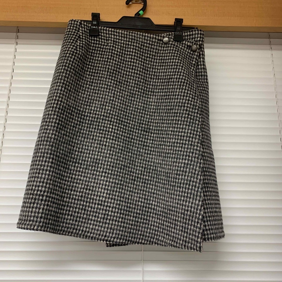 IENA(イエナ)のイエナ　千鳥格子ラップスカート レディースのスカート(ひざ丈スカート)の商品写真