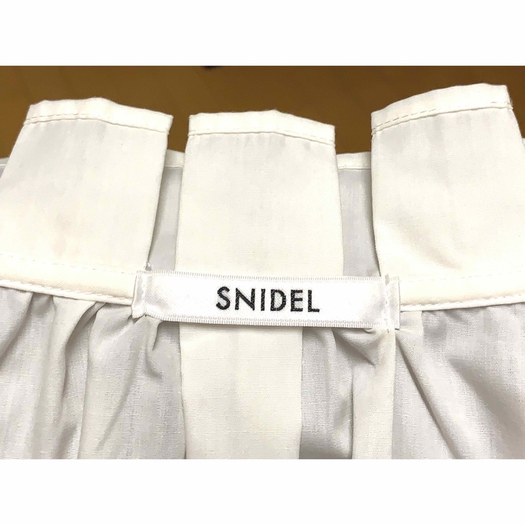 SNIDEL(スナイデル)の【美品】SNIDEL スナイデル　ドレスワンピース　フリーサイズ　ホワイトシャツ レディースのワンピース(ひざ丈ワンピース)の商品写真