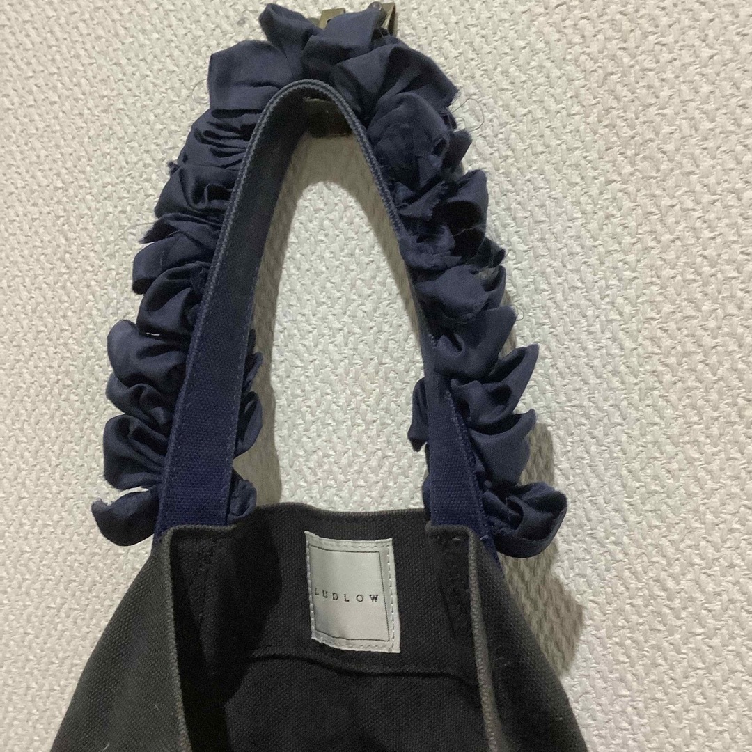 ラドロー グレープハンドルバッグ ネイビー フリル トートバッグ 紺 ...
