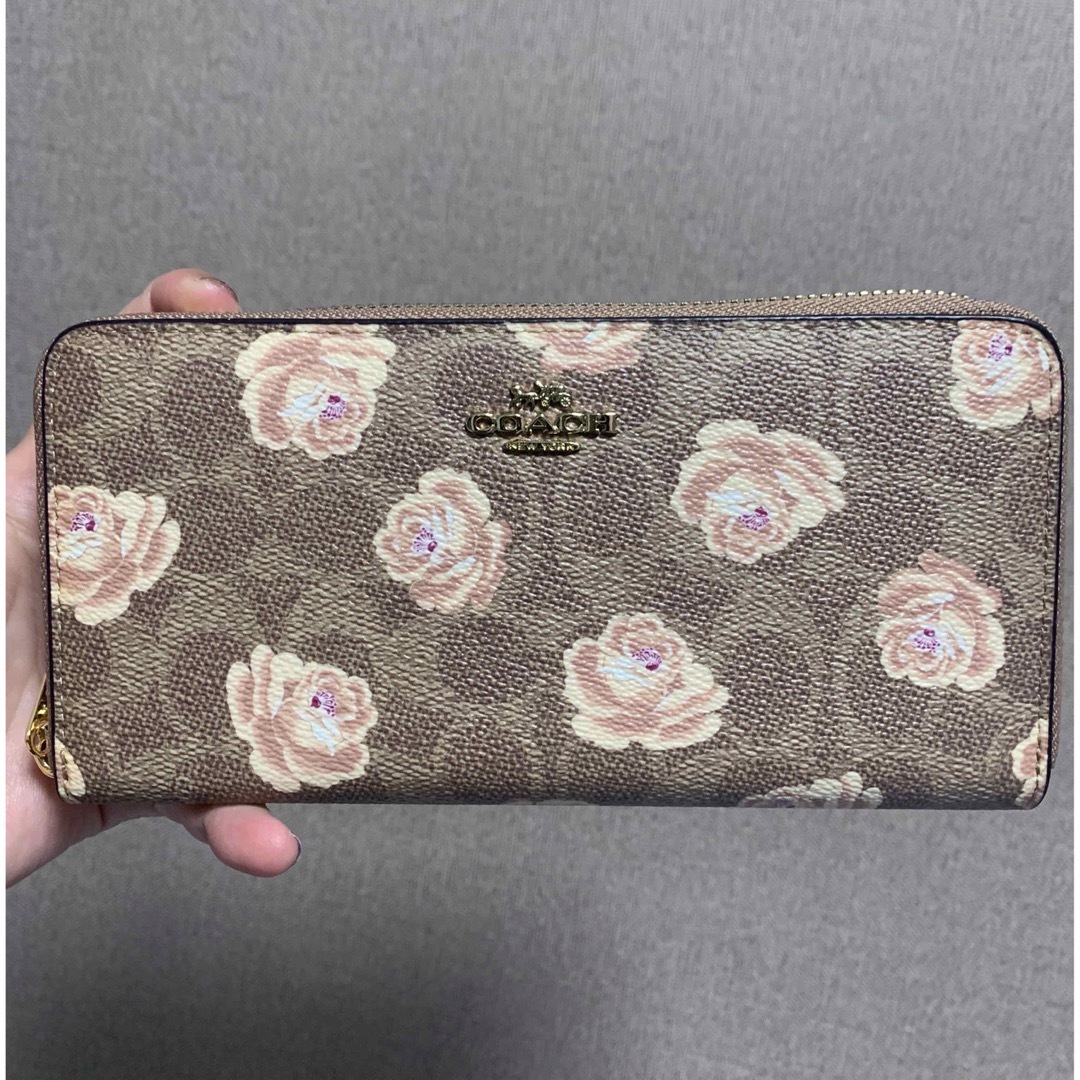 COACH 長財布 花柄仕様素材