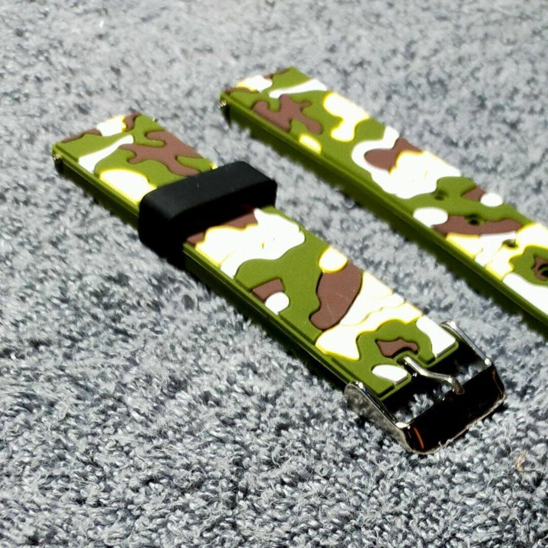 カモフラ 迷彩柄 腕時計シリコン製ストラップ バンド 20mm幅 新品 ゴツめ メンズの時計(ラバーベルト)の商品写真