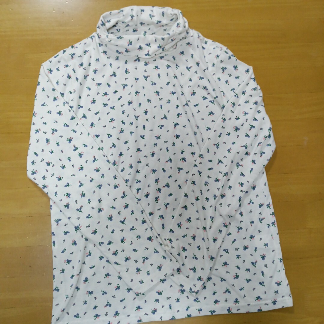 GU(ジーユー)のGU ハイネック　長袖Tシャツ レディースのトップス(Tシャツ(長袖/七分))の商品写真