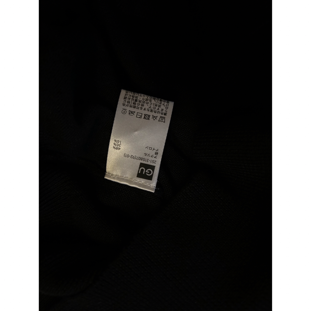 GU(ジーユー)のGU ノースリーブ　黒　Sサイズ　未使用品　ジーユー レディースのトップス(カットソー(半袖/袖なし))の商品写真