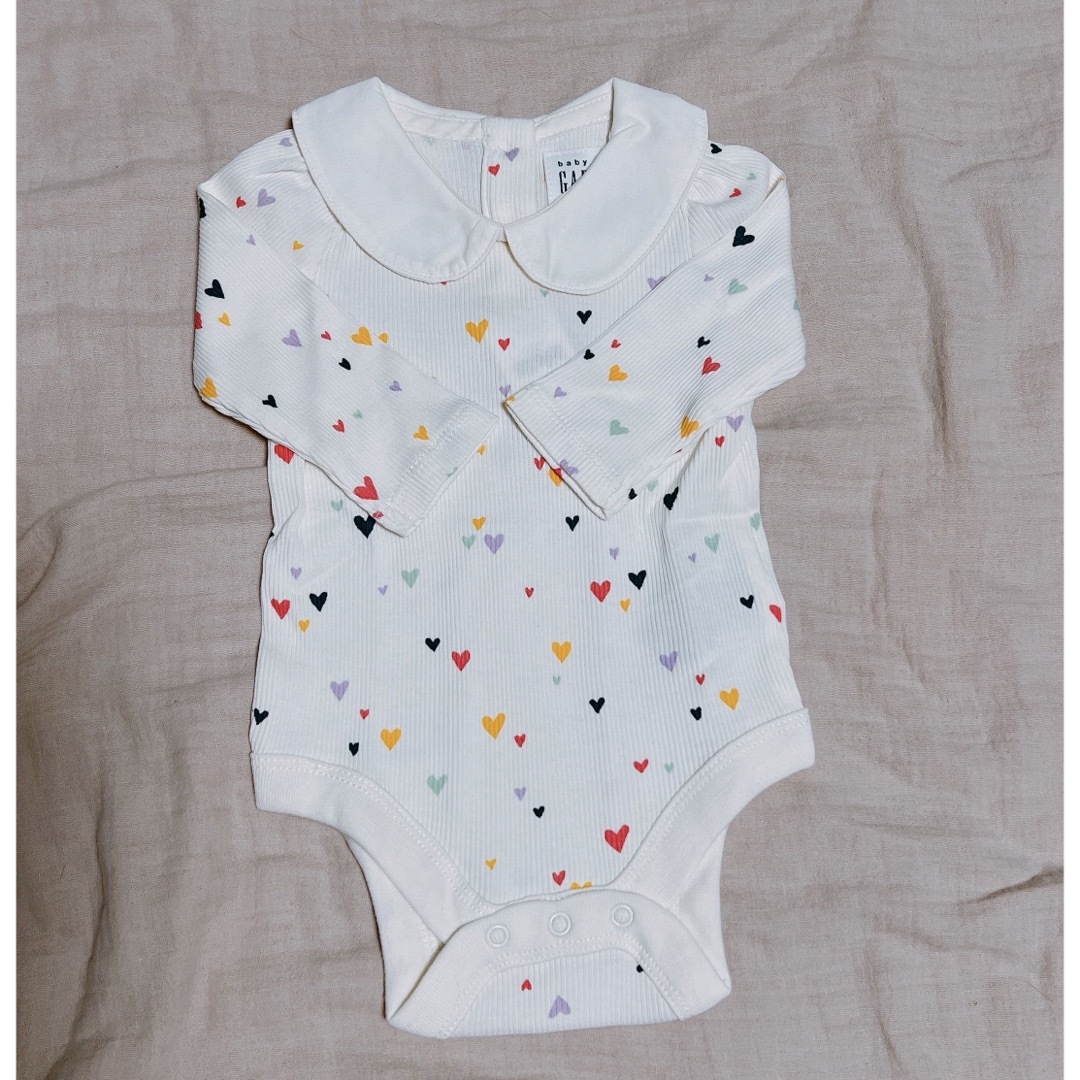 babyGAP(ベビーギャップ)の[新品]babyGAP 長袖ロンパース 50cm キッズ/ベビー/マタニティのベビー服(~85cm)(ロンパース)の商品写真