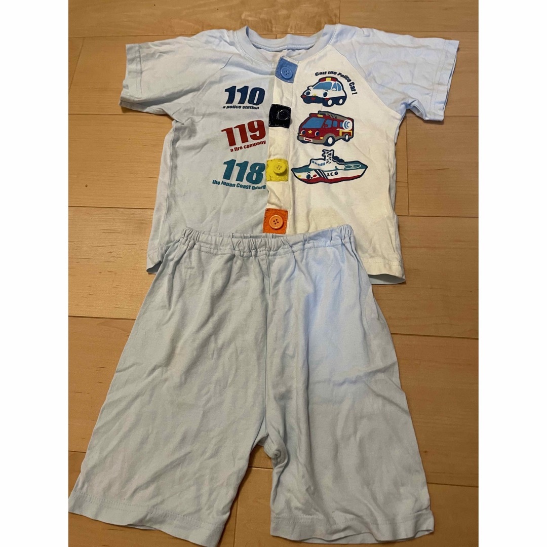 パジャマ　二枚セット　100㎝ キッズ/ベビー/マタニティのキッズ服男の子用(90cm~)(パジャマ)の商品写真