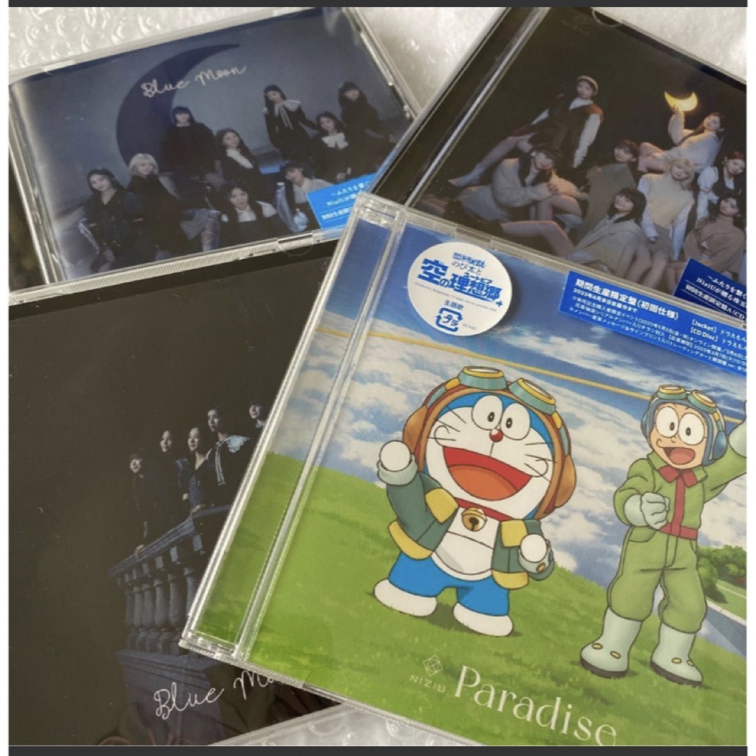 niziu Blue moon  3形態/paradise  ドラえもん盤 エンタメ/ホビーのCD(ポップス/ロック(邦楽))の商品写真