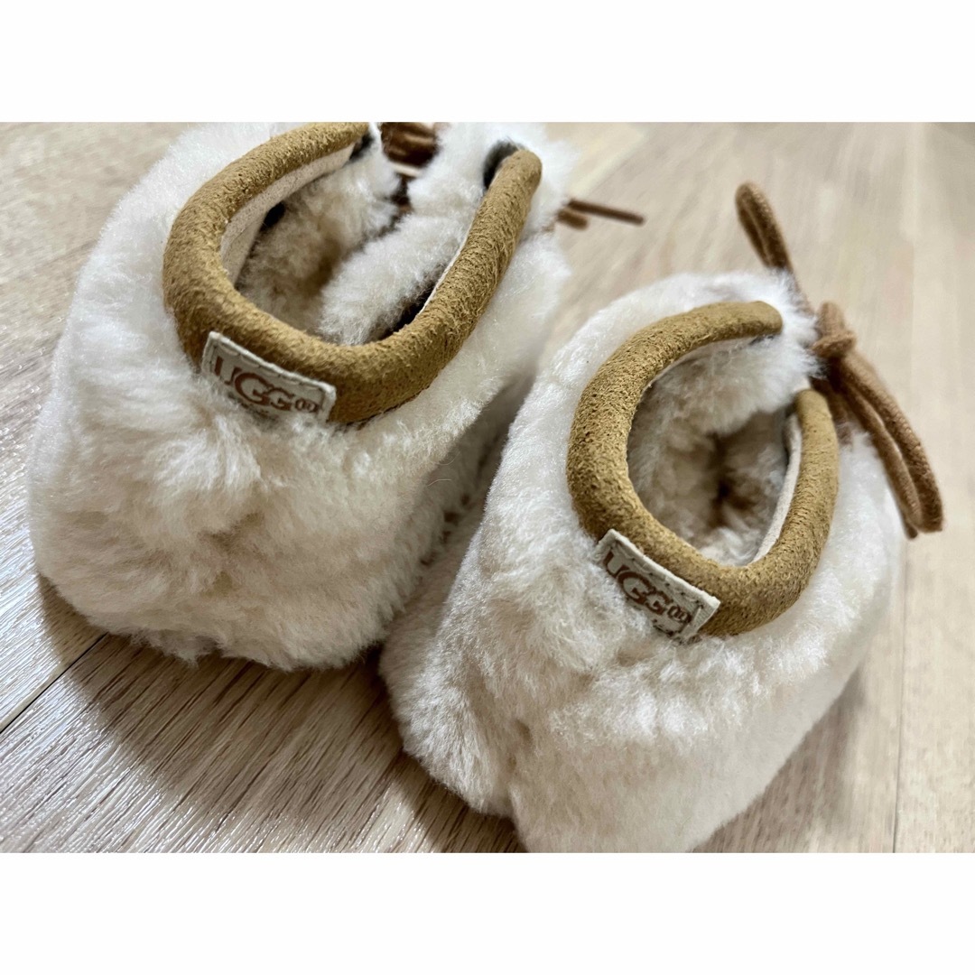 UGG(アグ)のUGG ベビーシープスキンブーツ 12.5cm キッズ/ベビー/マタニティのベビー靴/シューズ(~14cm)(ブーツ)の商品写真