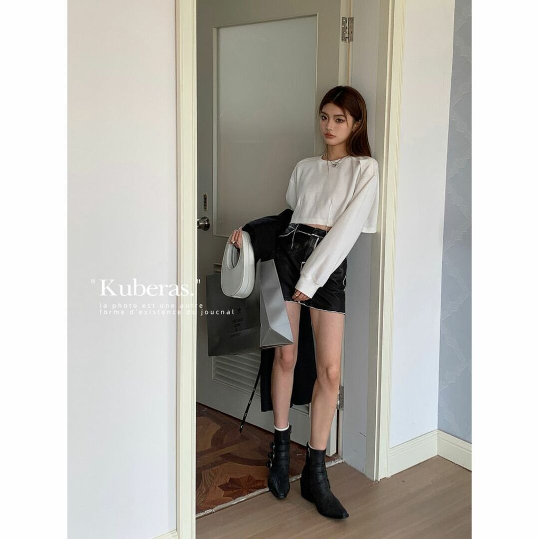 Kuberas バックカットアウト クロップド丈 スウェット